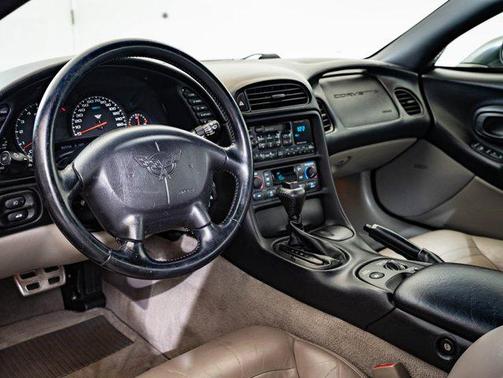 2004 Chevrolet Corvette Base