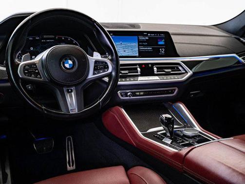 2022 BMW X6 M50i