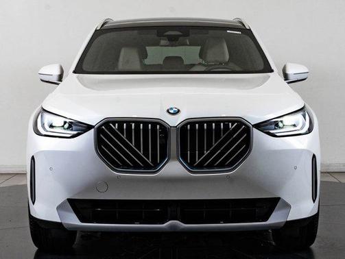 Mineral White Metallic 2025 BMW X3 30 xDrive