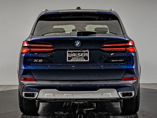 Tanzanite Blue II Metallic 2026 BMW X5 xDrive40i