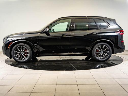 Black Sapphire Metallic 2026 BMW X5 PHEV xDrive50e