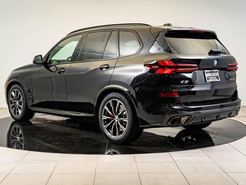 Black Sapphire Metallic 2026 BMW X5 PHEV xDrive50e