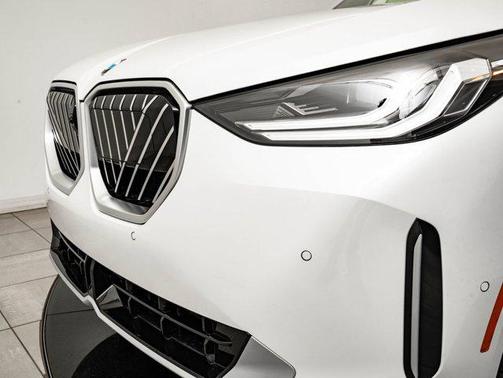 Mineral White Metallic 2026 BMW X3 30 xDrive