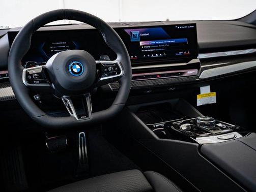 2026 BMW 550e xDrive