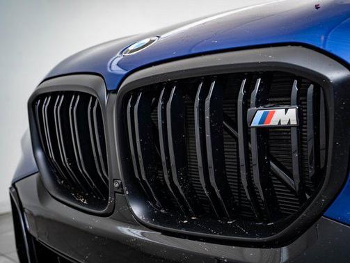 2025 BMW X5 M60i