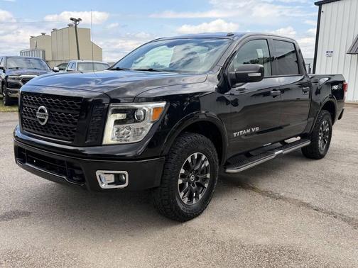 Magnetic Black Metallic 2019 Nissan Titan PRO-4X