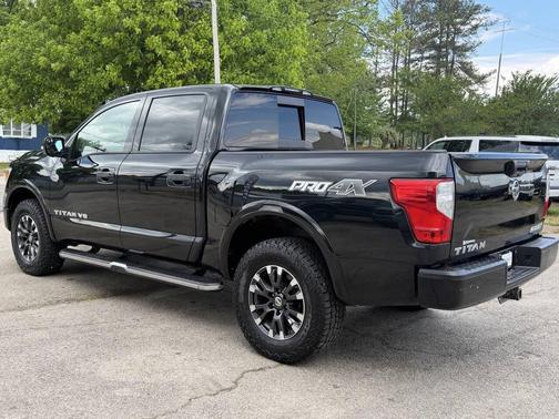 Magnetic Black Metallic 2019 Nissan Titan PRO-4X