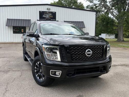 Magnetic Black Metallic 2019 Nissan Titan PRO-4X