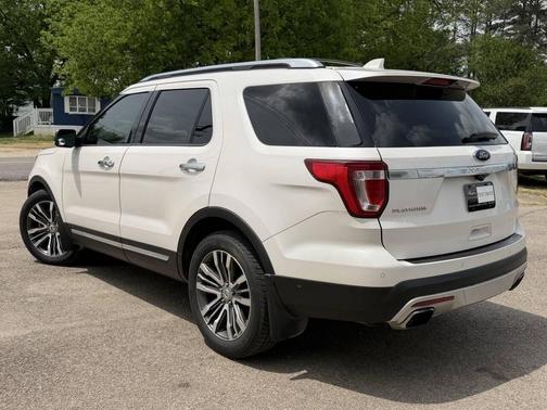 White Platinum Metallic Tri-Coat 2017 Ford Explorer Platinum