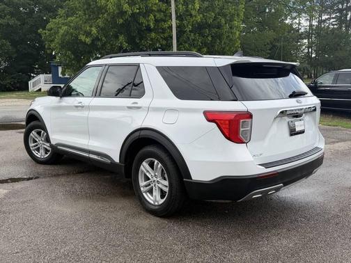 White 2023 Ford Explorer XLT