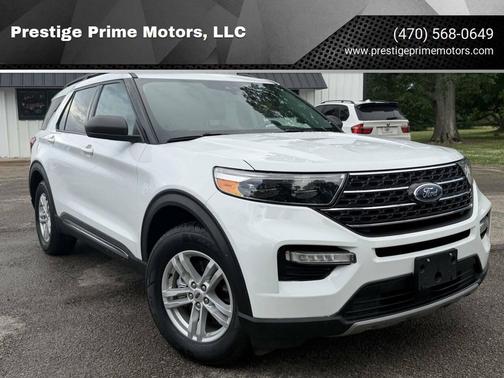 White 2023 Ford Explorer XLT