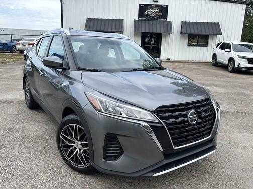 Gray 2021 Nissan Kicks SV