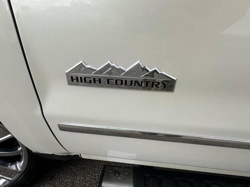 Off White 2015 Chevrolet Silverado 1500 High Country