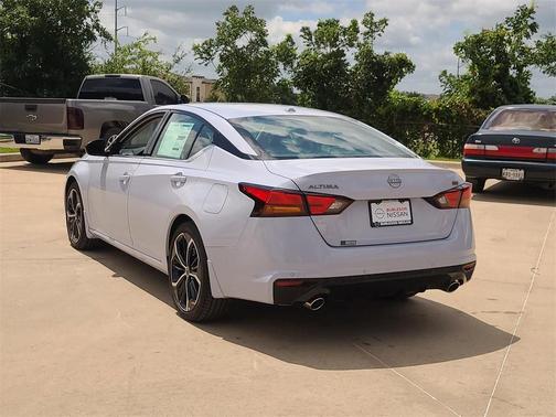 2025 Nissan Altima SR
