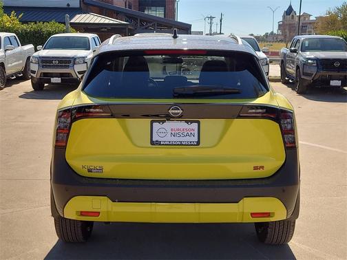 2026 Nissan Kicks SR