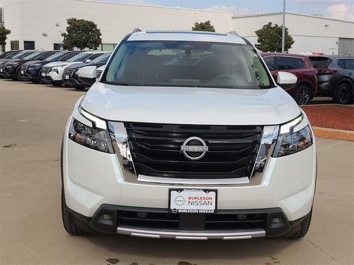2025 Nissan Pathfinder Platinum