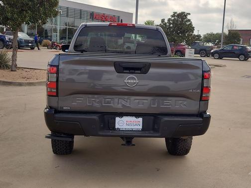 2022 Nissan Frontier S