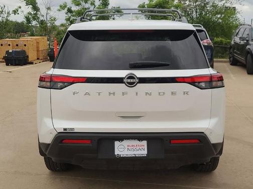 Everest White P 2025 Nissan Pathfinder SV