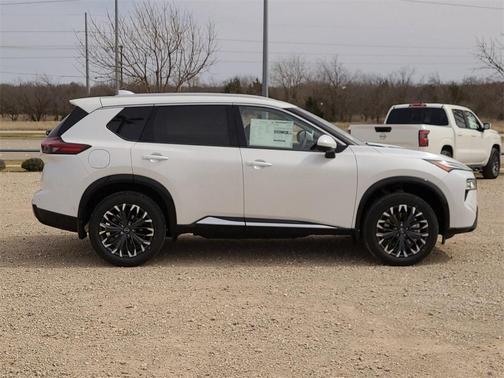 2025 Nissan Rogue Platinum