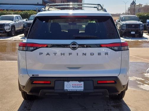 2026 Nissan Pathfinder SV