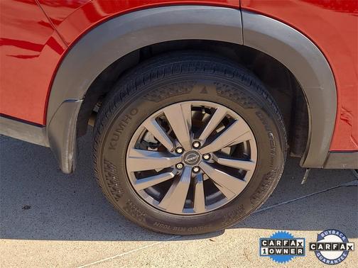 2023 Nissan Pathfinder SV