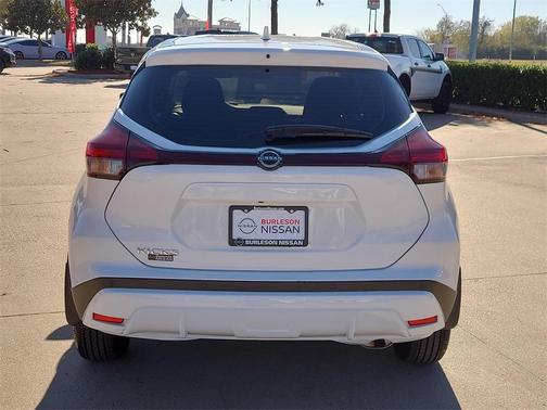 2025 Nissan Kicks Play S