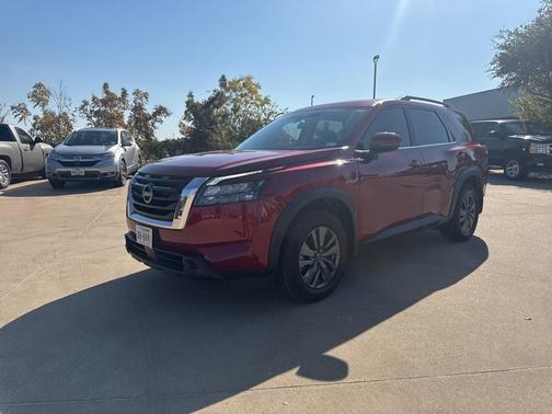 2024 Nissan Pathfinder SV