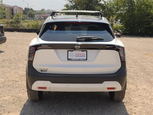 2026 Nissan Kicks SV