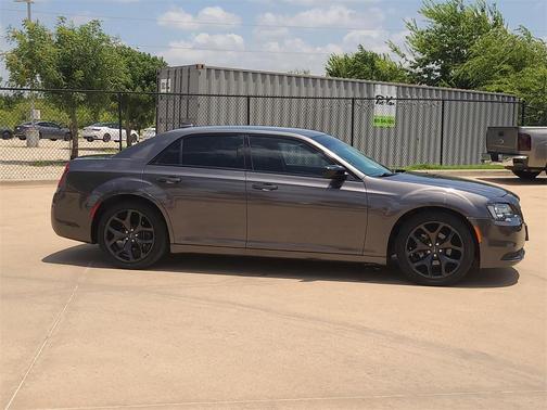 2020 Chrysler 300 Touring