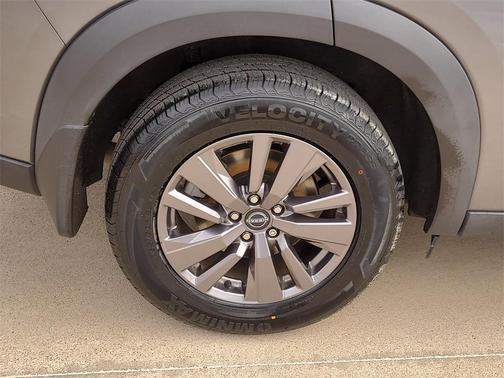 2023 Nissan Pathfinder S