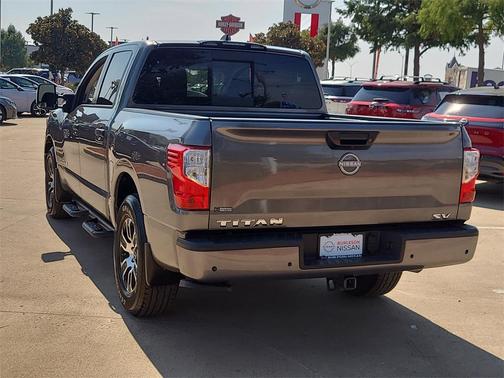 2024 Nissan Titan SV