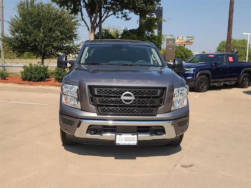 2024 Nissan Titan SV