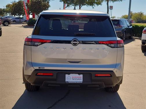 2025 Nissan Pathfinder S
