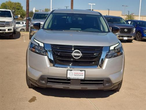 2025 Nissan Pathfinder S