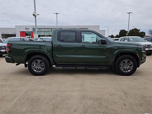 2025 Nissan Frontier SV