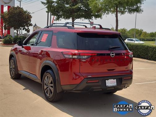2023 Nissan Pathfinder SV