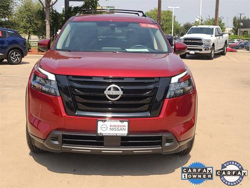 2023 Nissan Pathfinder SV