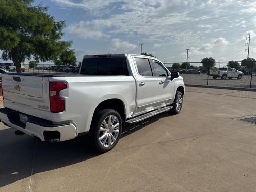 2022 Chevrolet Silverado 1500 High Country
