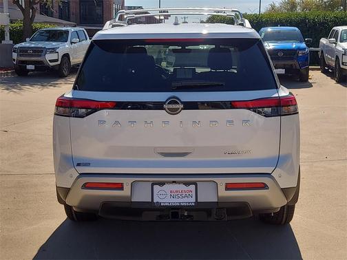 2025 Nissan Pathfinder Platinum