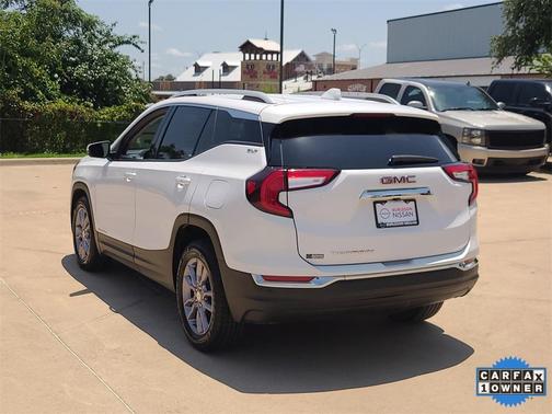 2023 GMC Terrain SLT