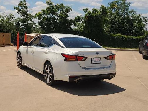 White 2021 Nissan Altima 2.5 SR