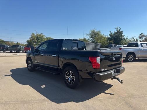 2020 Nissan Titan SV
