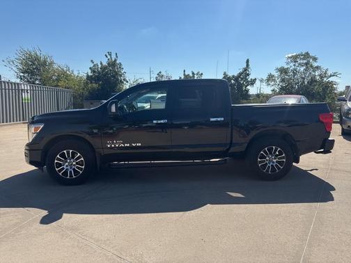 2020 Nissan Titan SV