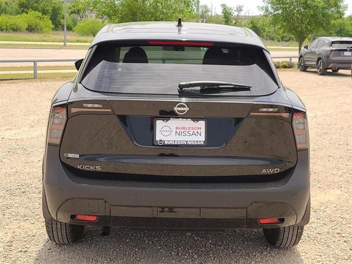 2025 Nissan Kicks S