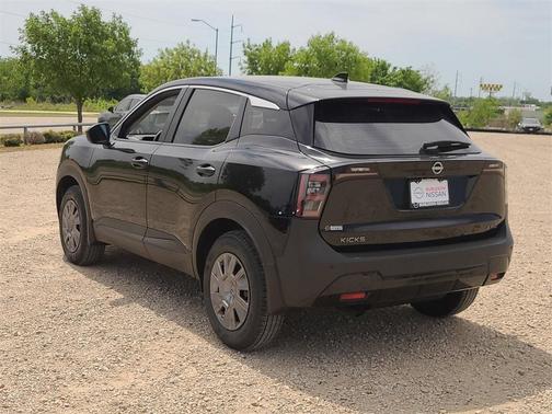 2025 Nissan Kicks S