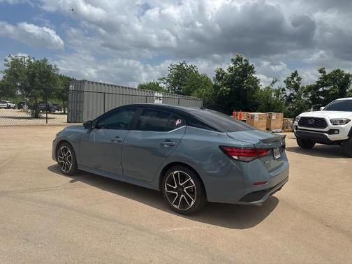 2t Gry Blk Roof 2025 Nissan Sentra SR