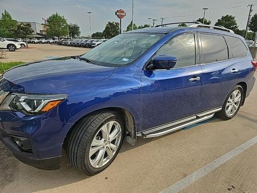 2018 Nissan Pathfinder SL
