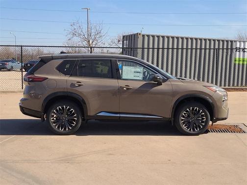 2025 Nissan Rogue Platinum
