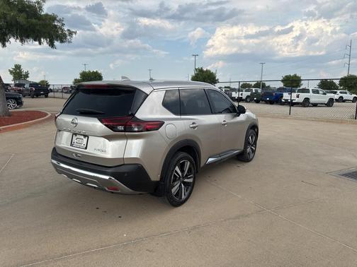 2021 Nissan Rogue Platinum