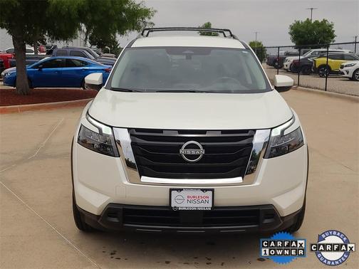 2024 Nissan Pathfinder SV
